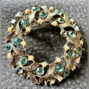 Vintage Circular Wreath Brooch